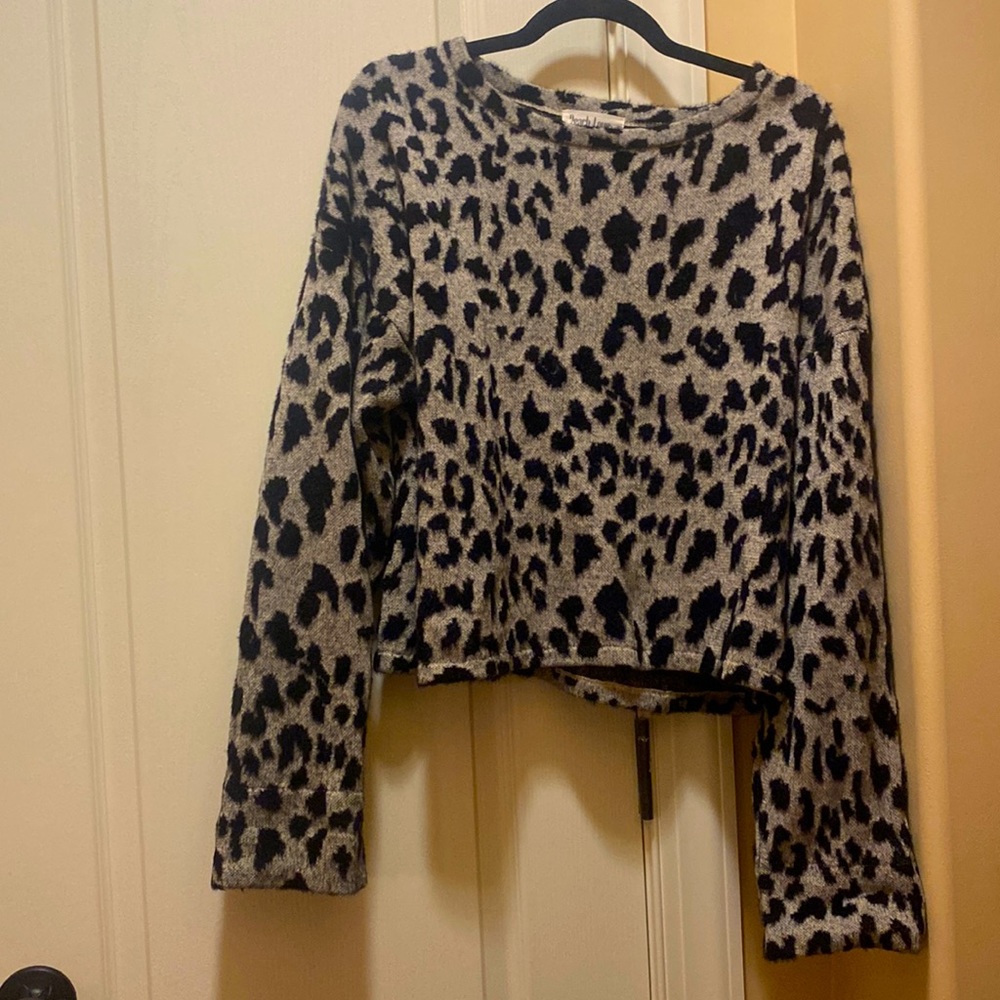 Cheetah print cropped sweater
